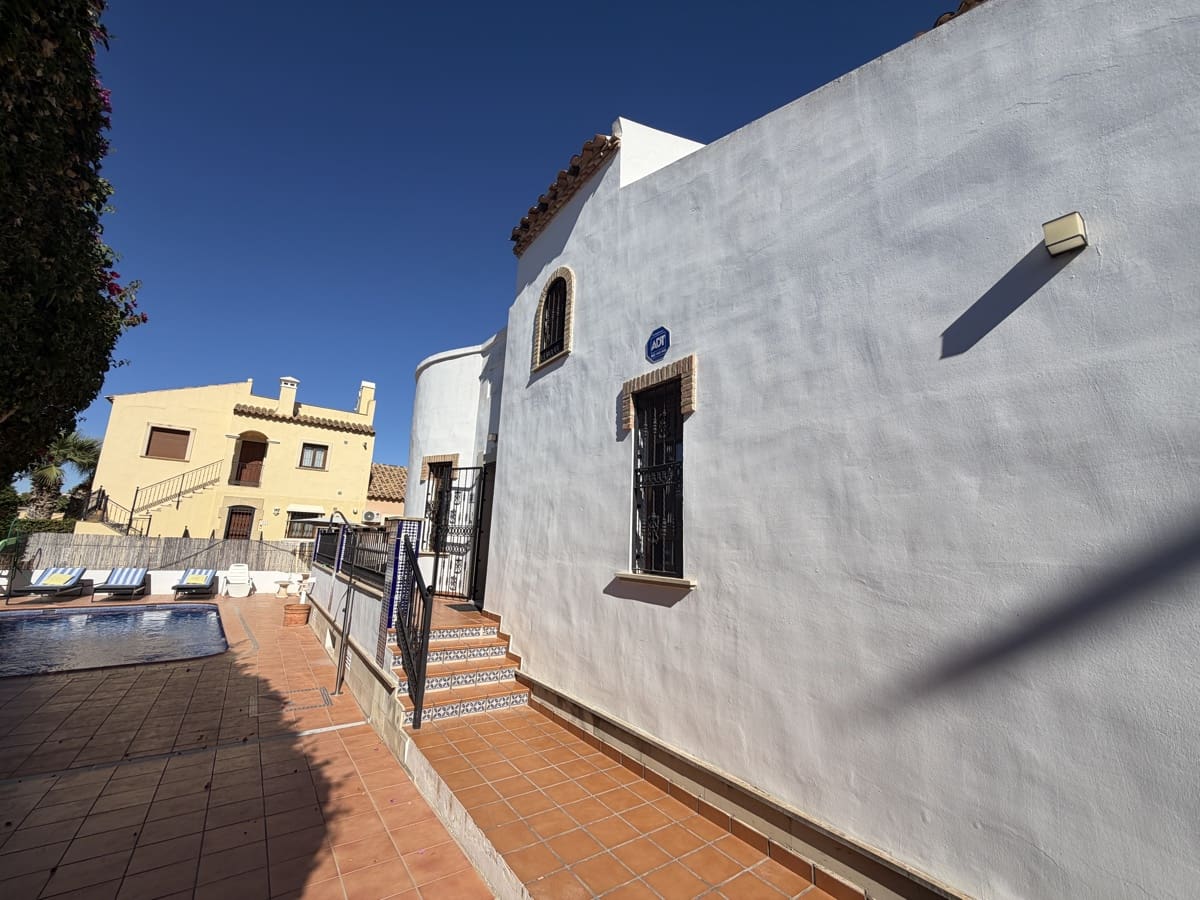 4 slaapkamer Villa te koop in Algorfa met zwembad - € 449.955 (Ref: 10111157)