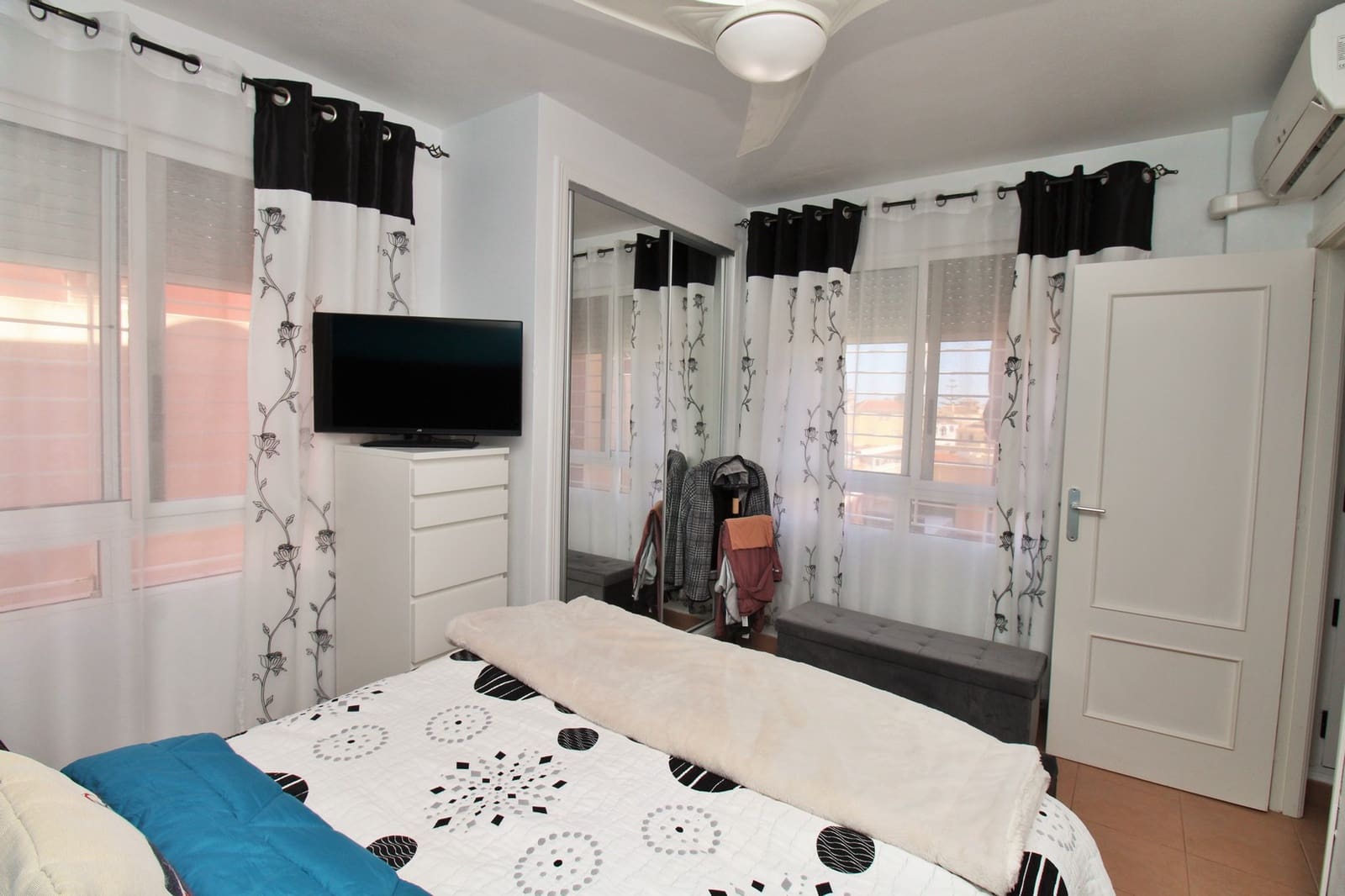 3 chambre Maison de Ville à vendre à Villamartin avec piscine garage - 199 950 € (Ref: 10111162)