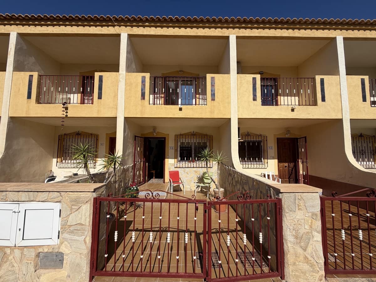 3 soveværelse Byhus til salg i La Zenia med swimmingpool - € 214.995 (Ref: 10111172)