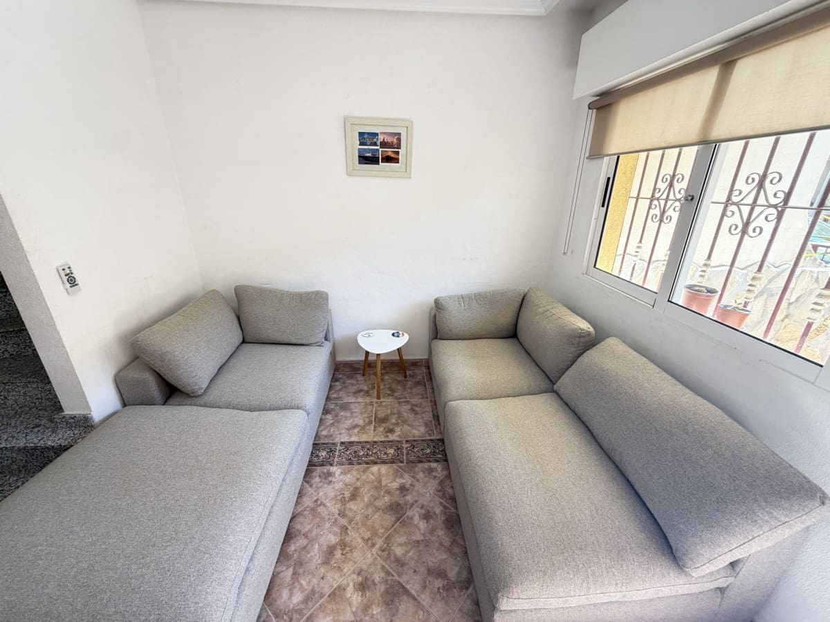 3 soveværelse Byhus til salg i La Zenia med swimmingpool - € 214.995 (Ref: 10111172)