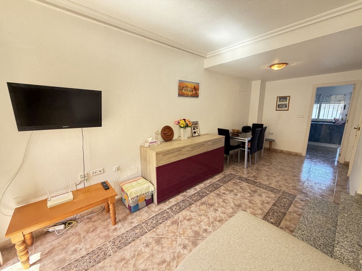3 soveværelse Byhus til salg i La Zenia med swimmingpool - € 214.995 (Ref: 10111172)