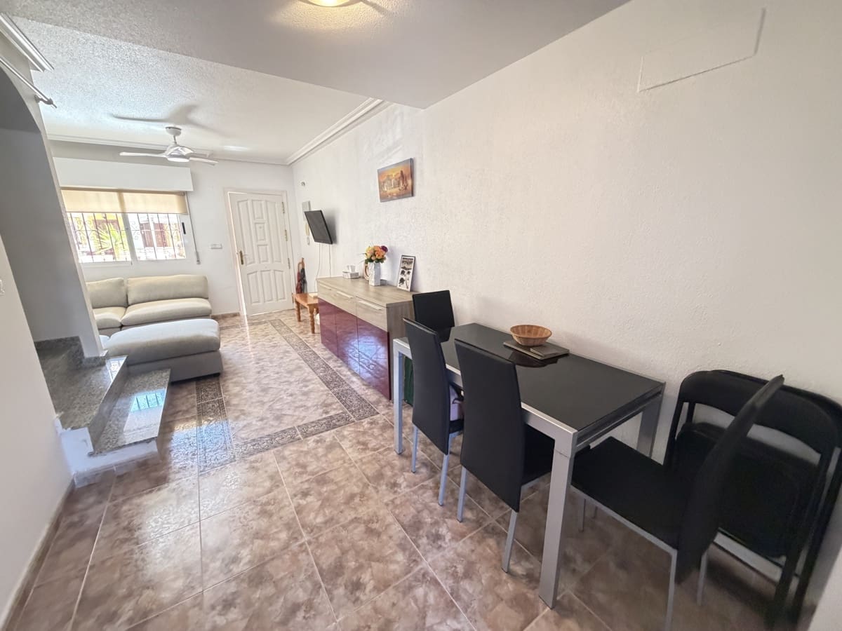 3 soveværelse Byhus til salg i La Zenia med swimmingpool - € 214.995 (Ref: 10111172)