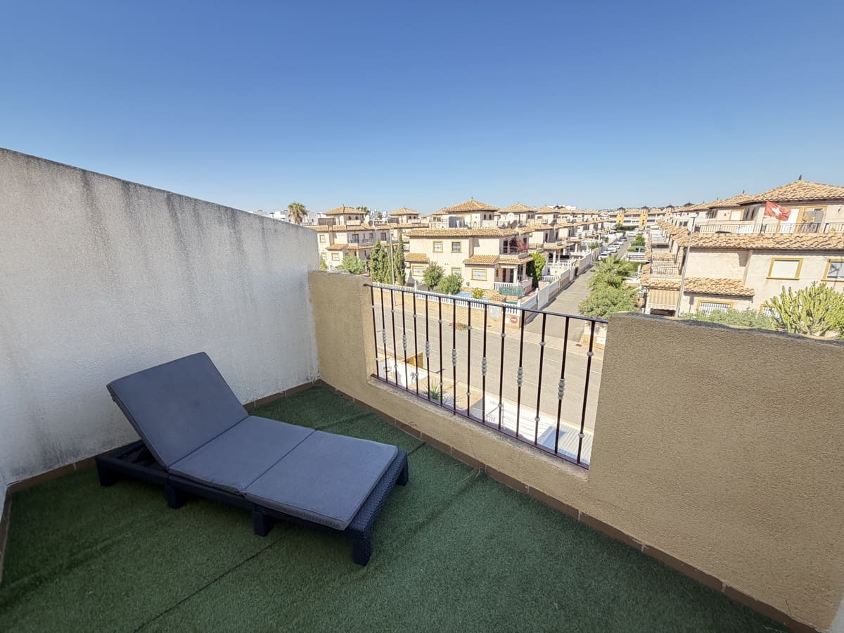 3 soveværelse Byhus til salg i La Zenia med swimmingpool - € 214.995 (Ref: 10111172)