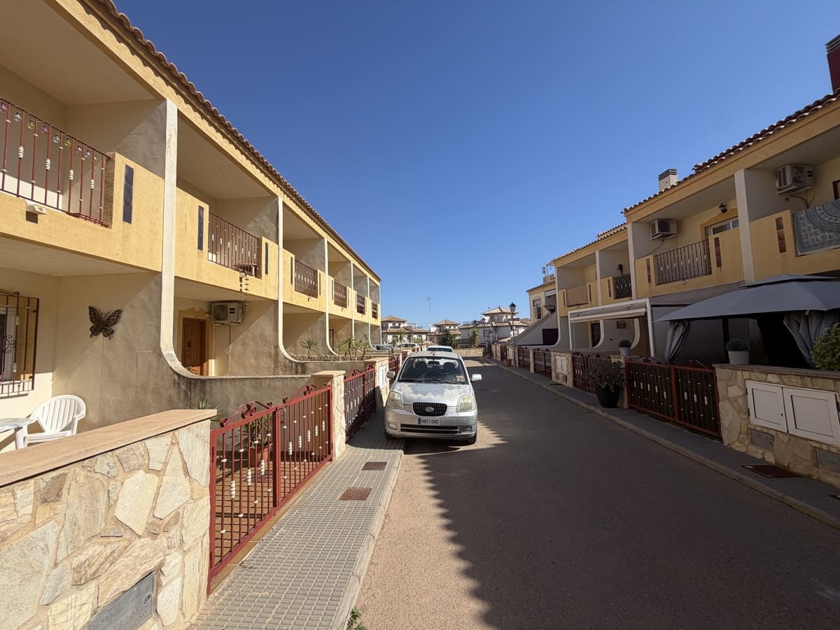 3 soveværelse Byhus til salg i La Zenia med swimmingpool - € 214.995 (Ref: 10111172)
