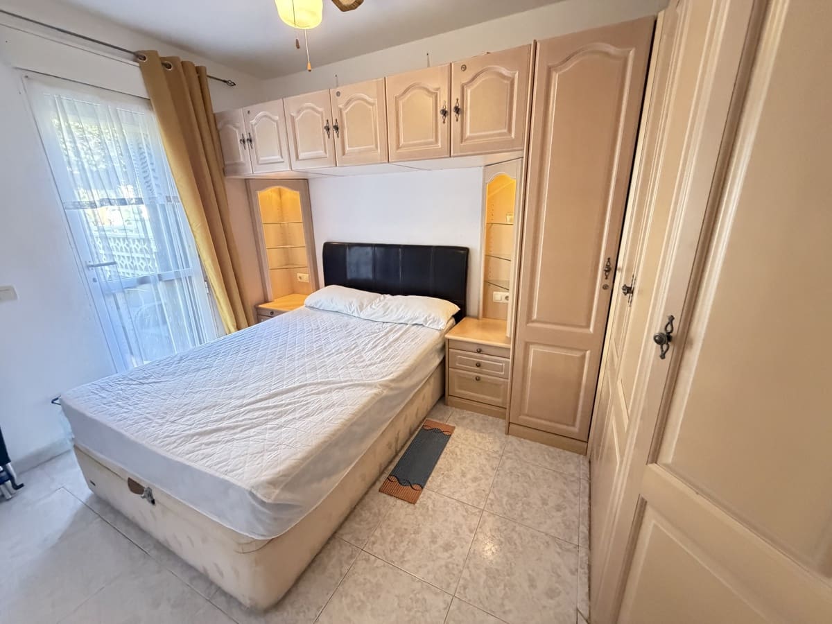 Apartamento de 2 habitaciones en Villamartin en venta con piscina - 159.995 € (Ref: 10111173)