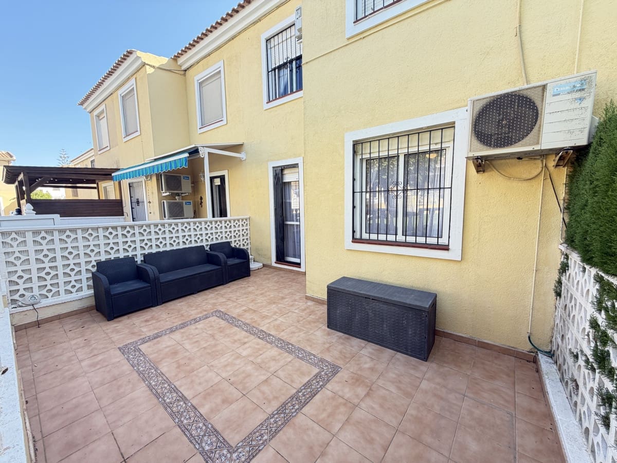 Apartamento de 2 habitaciones en Villamartin en venta con piscina - 159.995 € (Ref: 10111173)