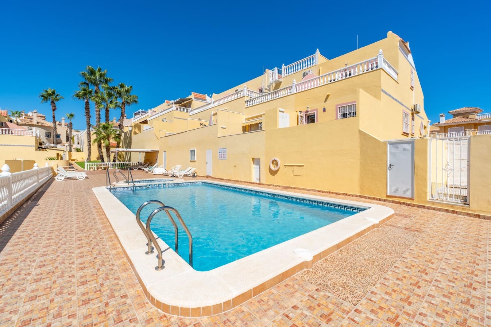 2 chambre Maison de Ville à vendre à Orihuela Costa avec piscine - 229 800 € (Ref: 10118031)