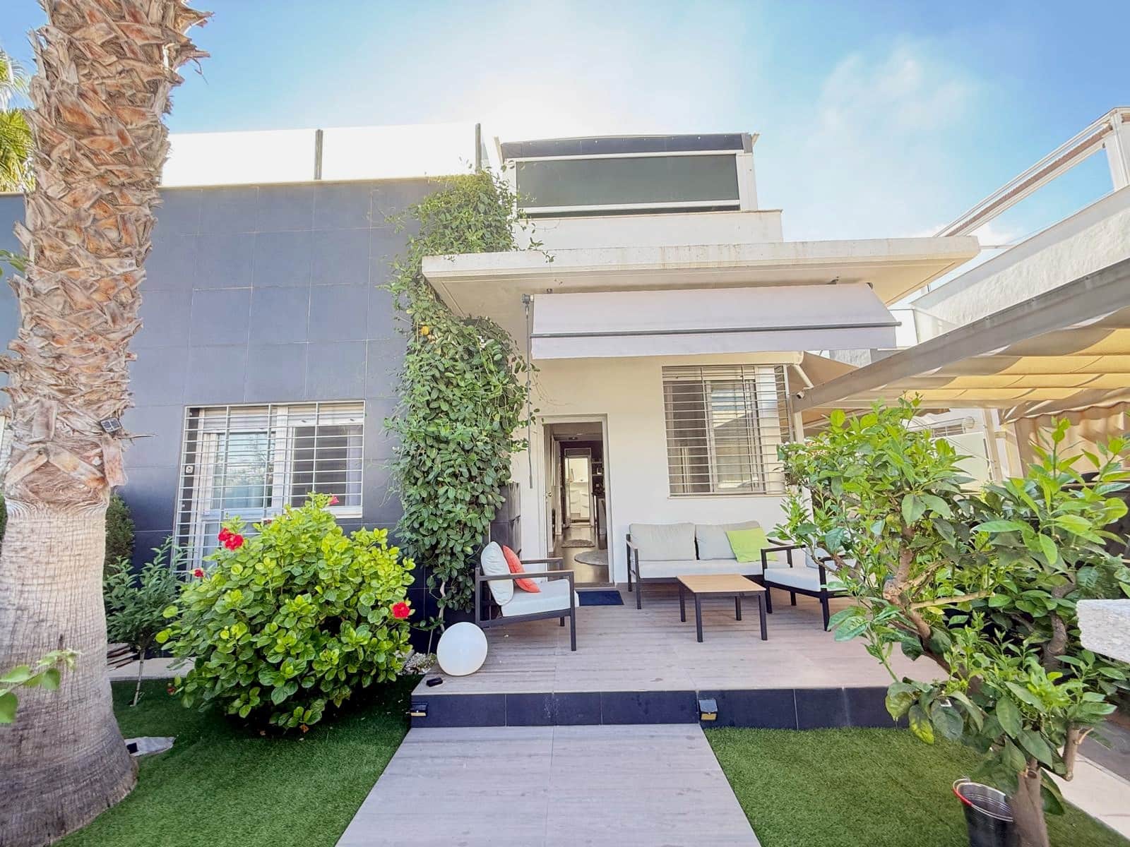 2 Zimmer Bungalow zu verkaufen in Ciudad Quesada mit Pool Garage - 320.000 € (Ref: 10118033)