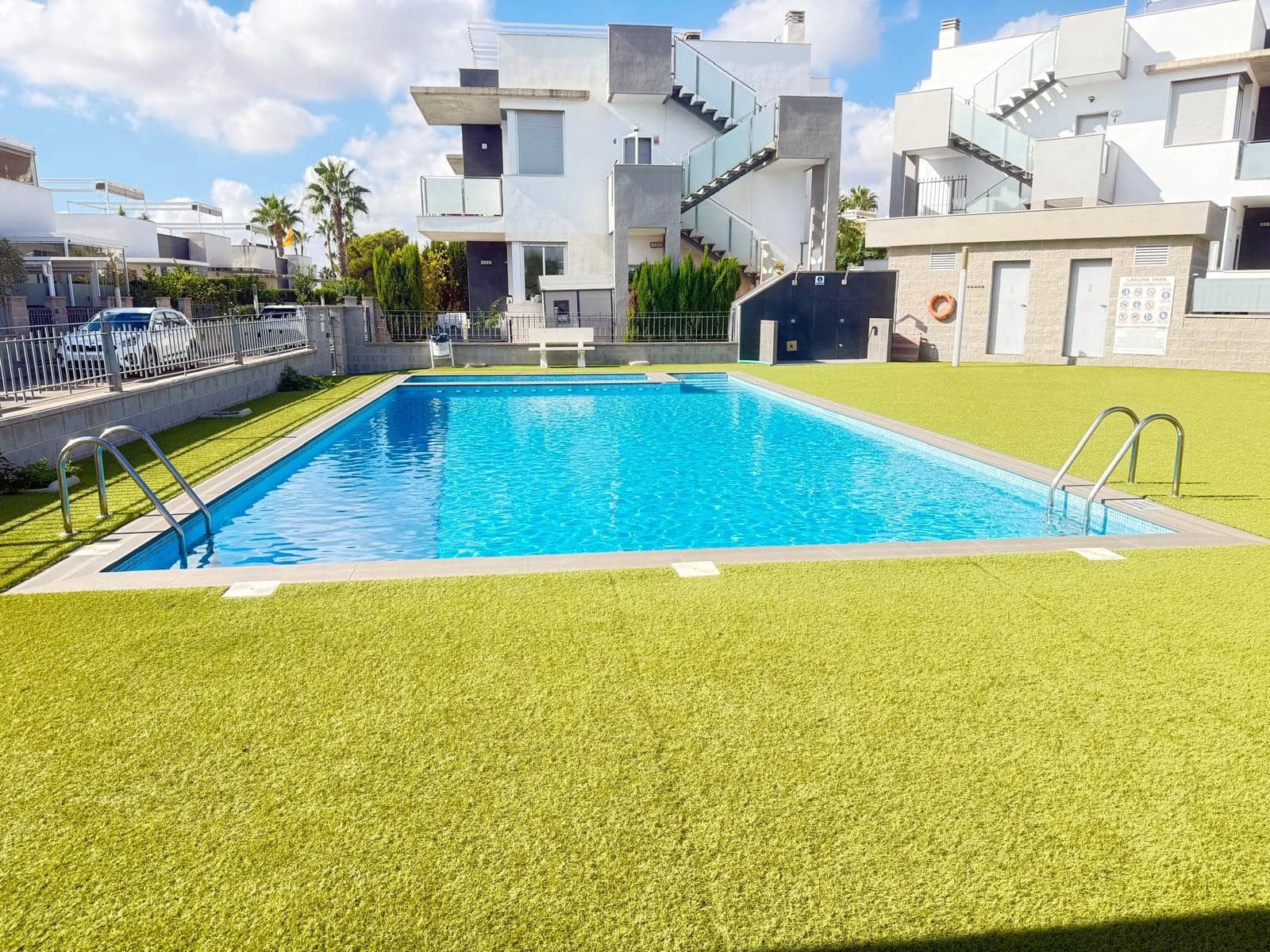 2 Zimmer Bungalow zu verkaufen in Ciudad Quesada mit Pool Garage - 320.000 € (Ref: 10118033)