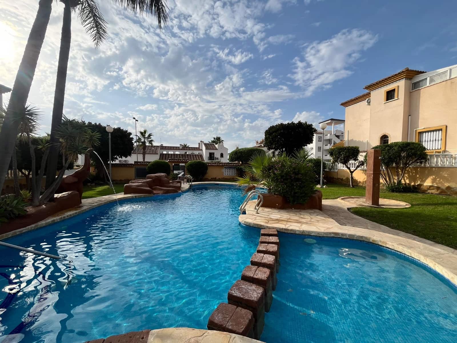 3 quarto Casa em Banda para venda em Villamartin com piscina - 224 950 € (Ref: 10127689)