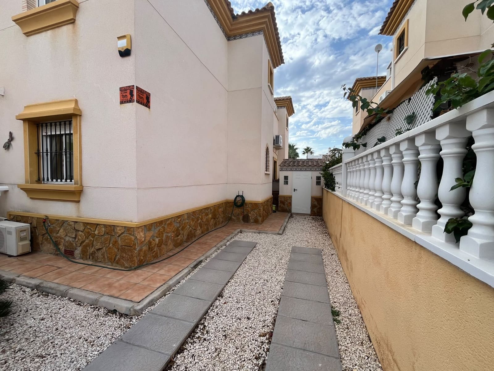 3 quarto Casa em Banda para venda em Villamartin com piscina - 224 950 € (Ref: 10127689)