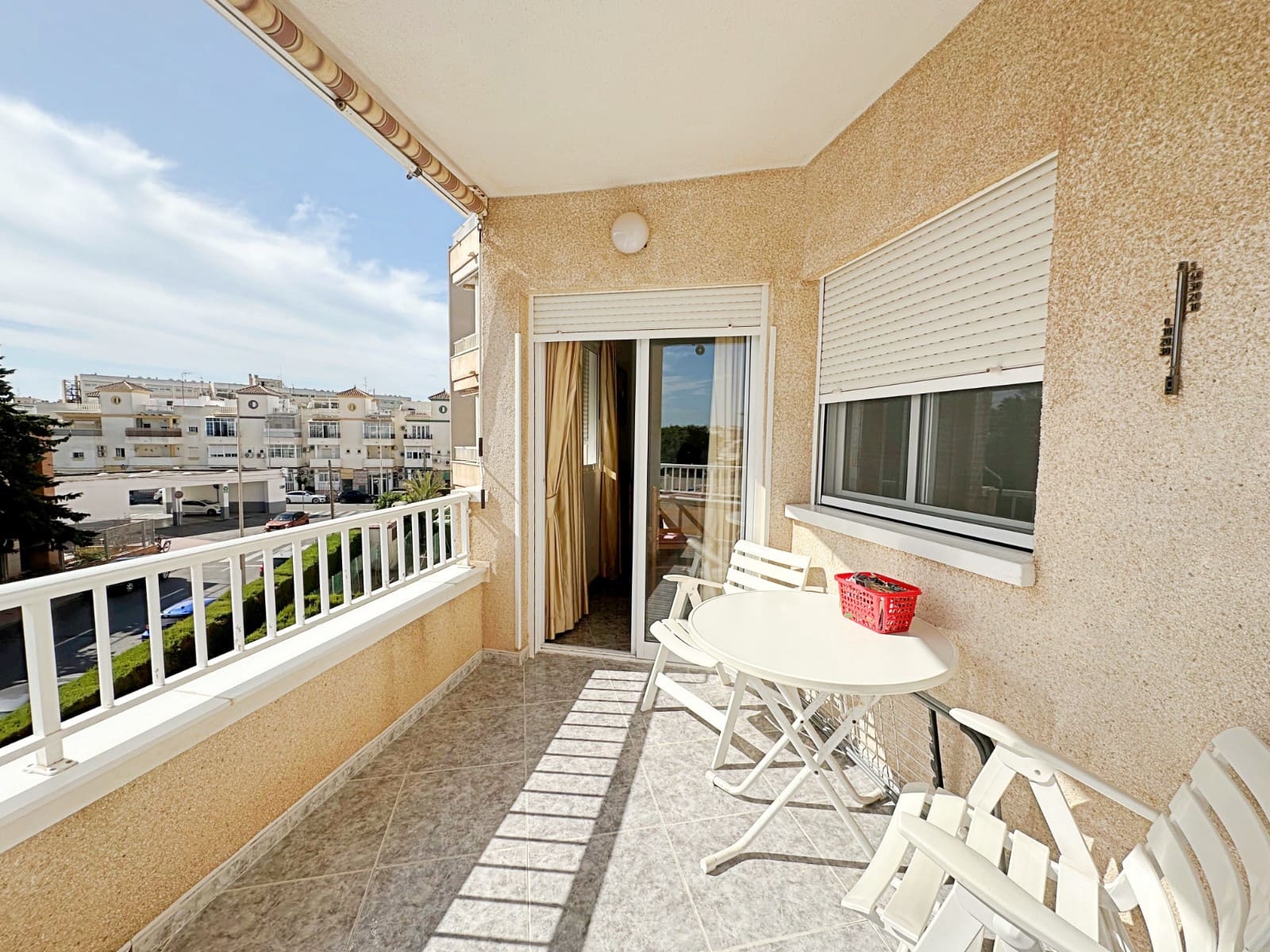Casa de 2 habitaciones en Torrevieja en venta con piscina garaje - 149.900 € (Ref: 10130201)