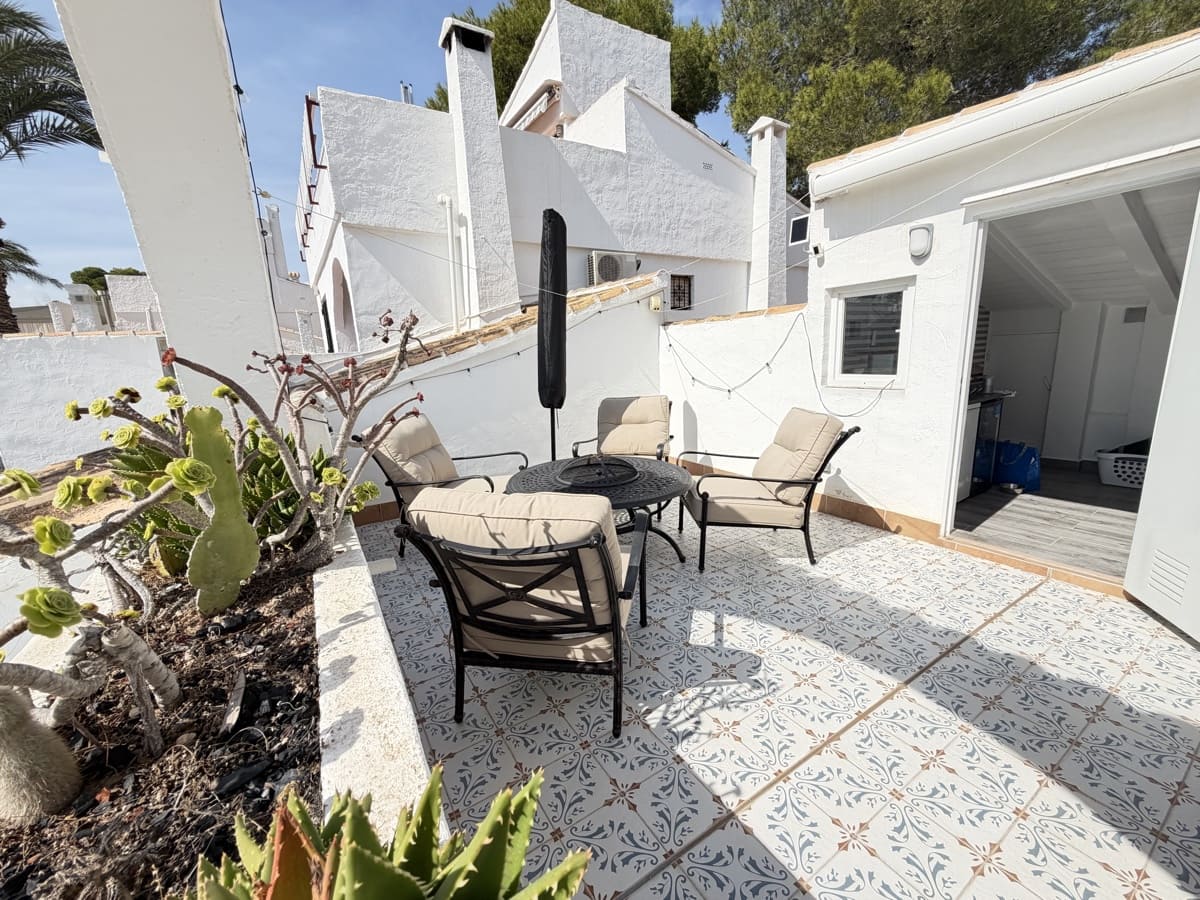 2 soveværelse Bungalow til salg i Villamartin - € 295.000 (Ref: 10136457)
