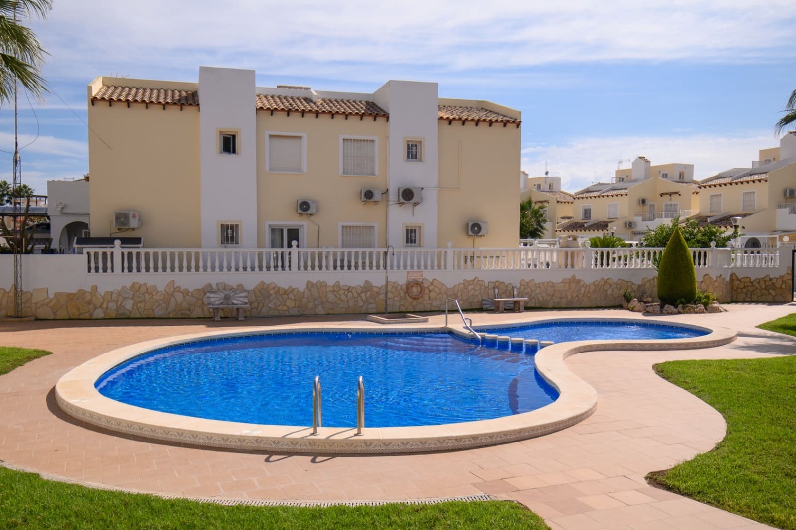 2 slaapkamer Appartement te koop in Orihuela Costa met zwembad garage - € 169.500 (Ref: 10148081)