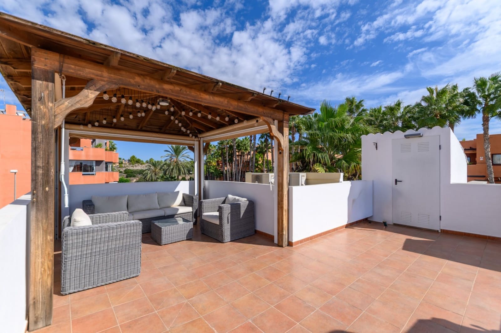 2 slaapkamer Appartement te koop in Orihuela Costa met zwembad garage - € 169.500 (Ref: 10148081)