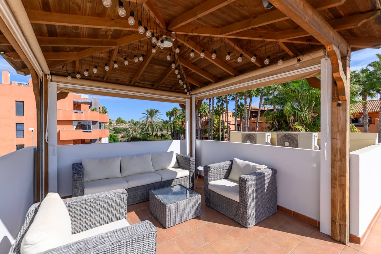 2 slaapkamer Appartement te koop in Orihuela Costa met zwembad garage - € 169.500 (Ref: 10148081)