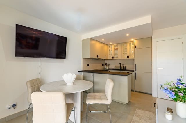 2 soveværelse Byhus til salg i Torrevieja med swimmingpool garage - € 165.000 (Ref: 10148082)