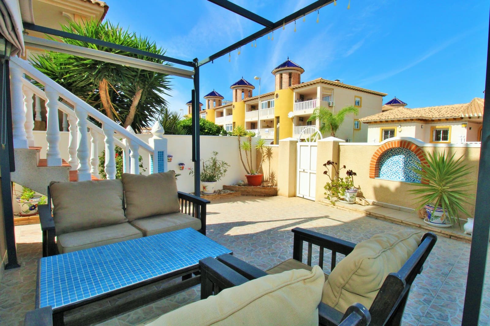 3 quarto Moradia para venda em Villamartin com piscina garagem - 299 950 € (Ref: 10150165)