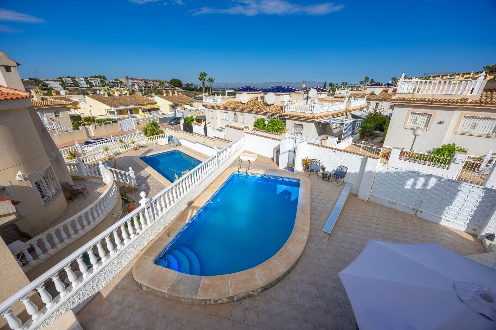 4 bedroom Villa for sale in Benijofar with pool - € 379,950 (Ref: 10153184)