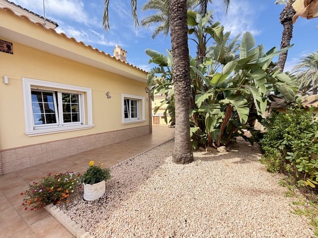 4 Zimmer Villa zu verkaufen in Cabo Roig, Orihuela mit Pool Garage - 749.000 € (Ref: 10160154)