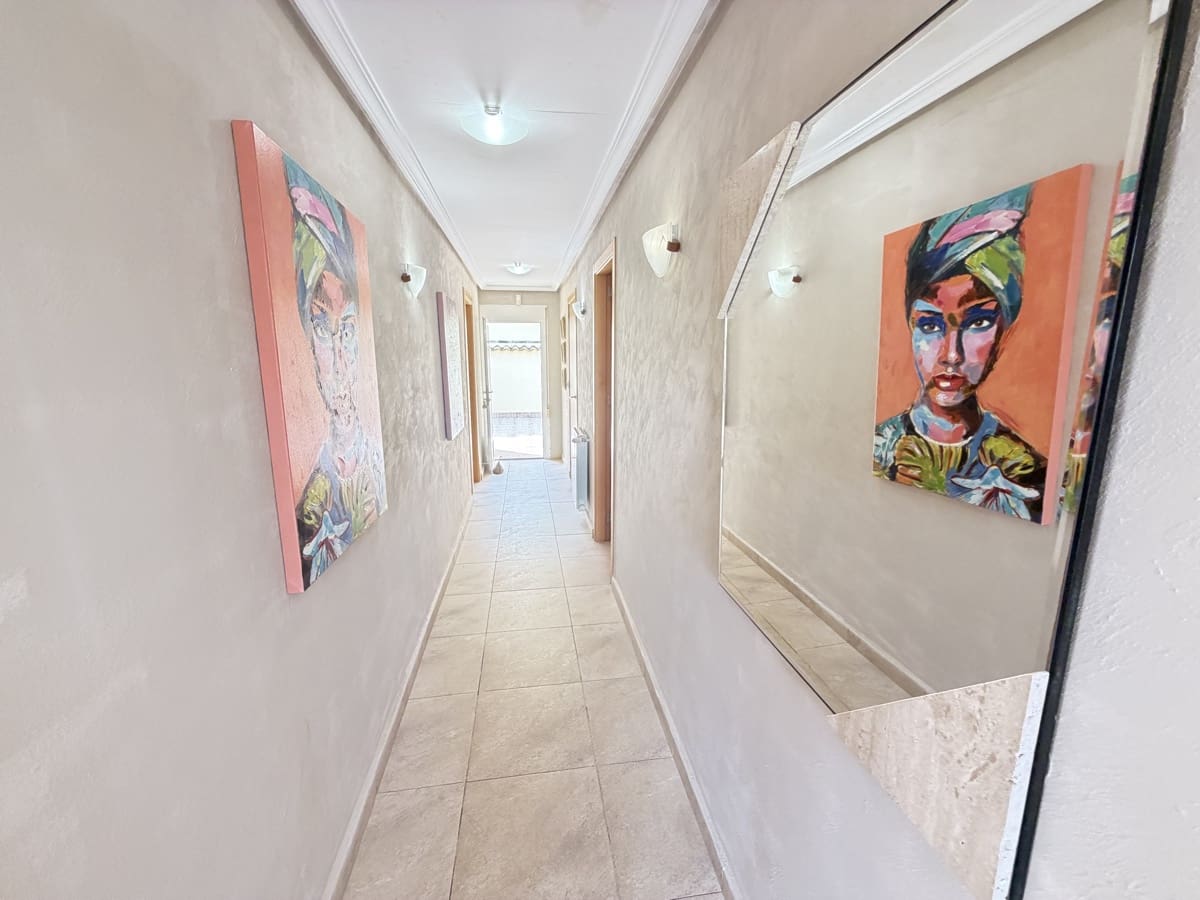 4 Zimmer Villa zu verkaufen in Cabo Roig mit Pool Garage - 749.000 € (Ref: 10160154)
