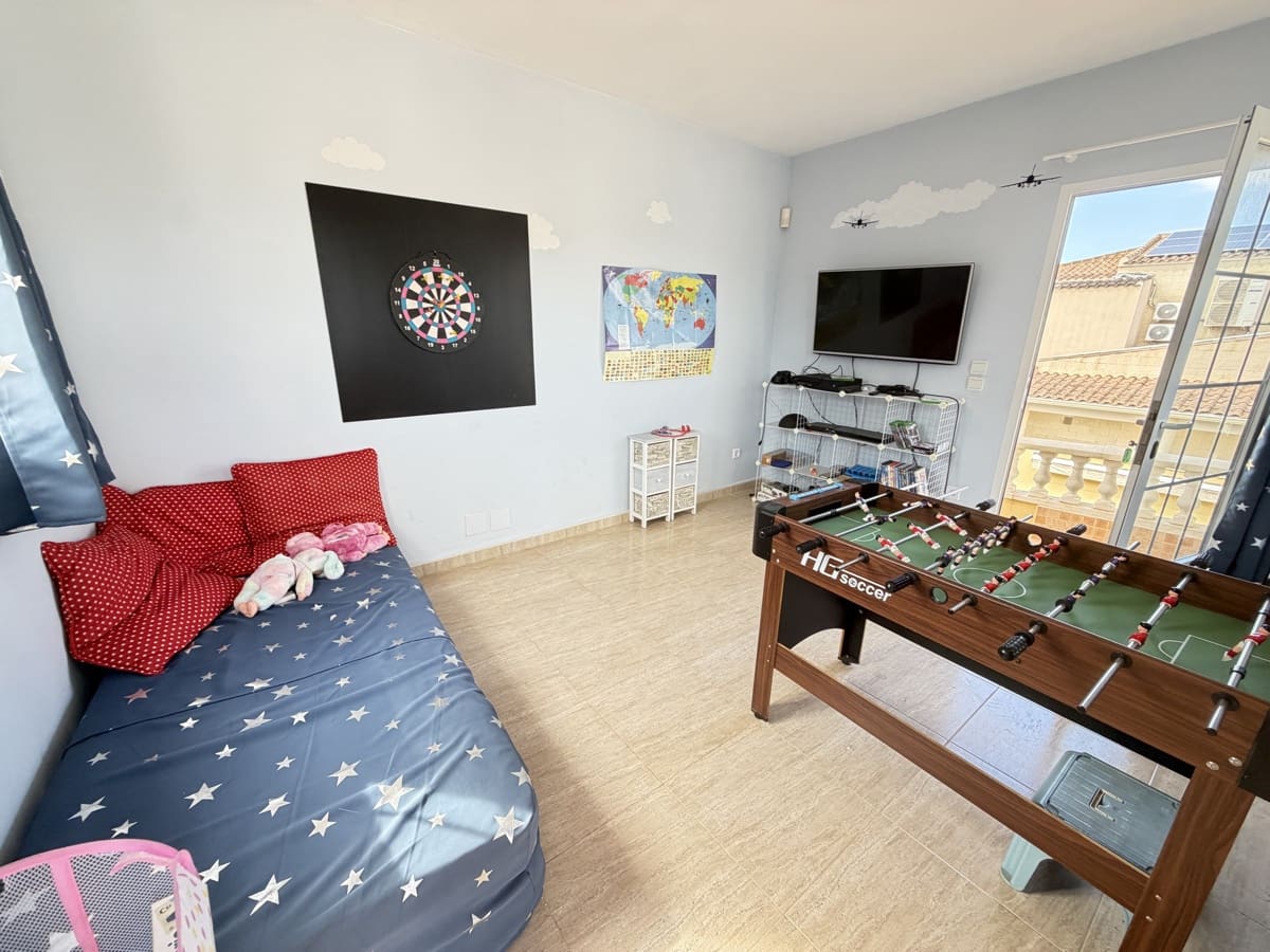 4 Zimmer Villa zu verkaufen in Cabo Roig mit Pool Garage - 749.000 € (Ref: 10160154)