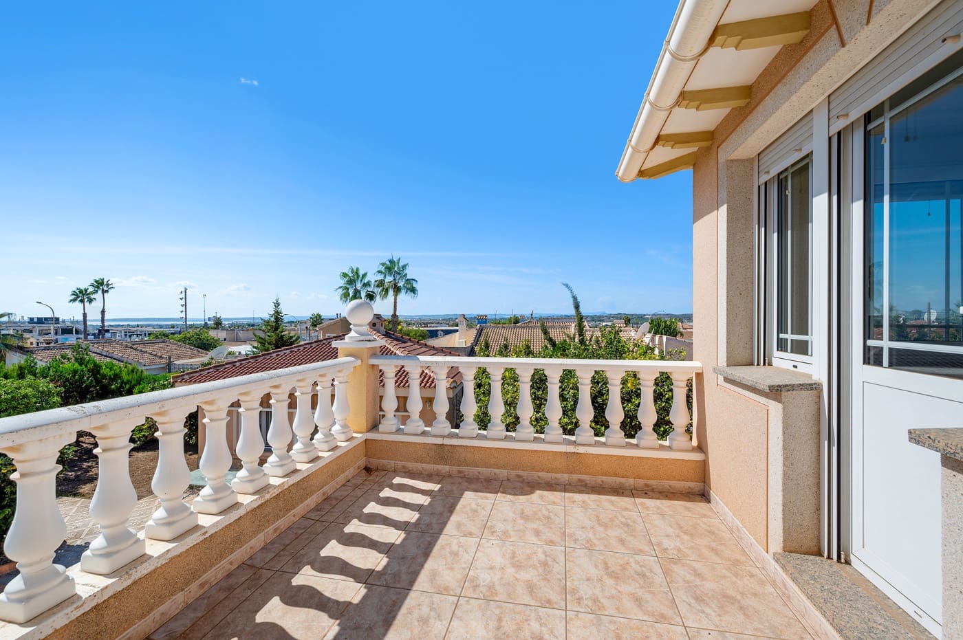 7 soverom Villa til salgs i Ciudad Quesada med svømmebasseng garasje - € 649 000 (Ref: 10160159)