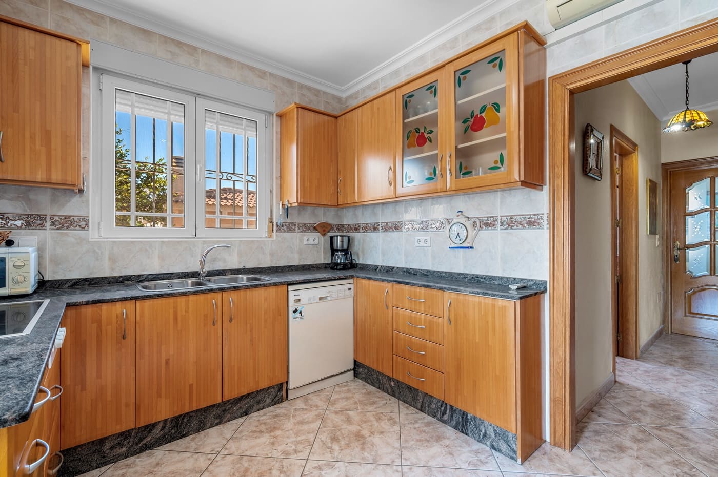 7 soverom Villa til salgs i Ciudad Quesada med svømmebasseng garasje - € 649 000 (Ref: 10160159)