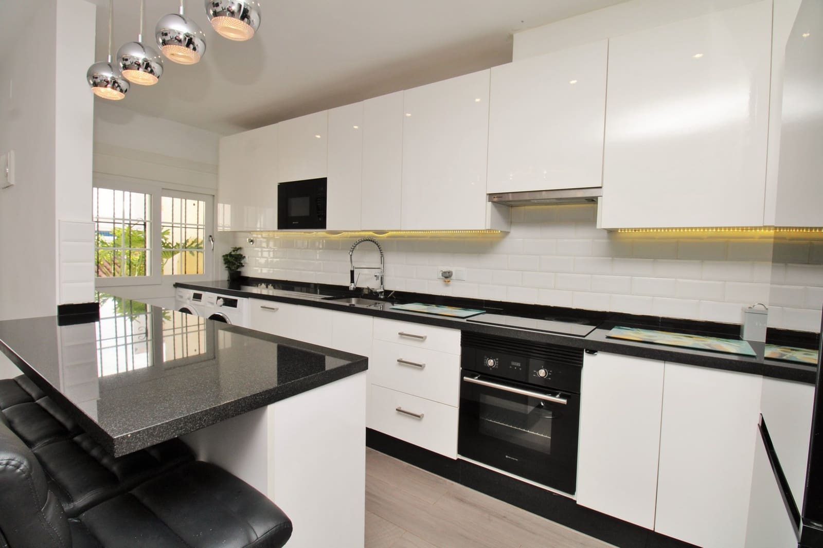 3 soverom Hus til salgs i Villamartin med svømmebasseng - € 289 000 (Ref: 10160168)