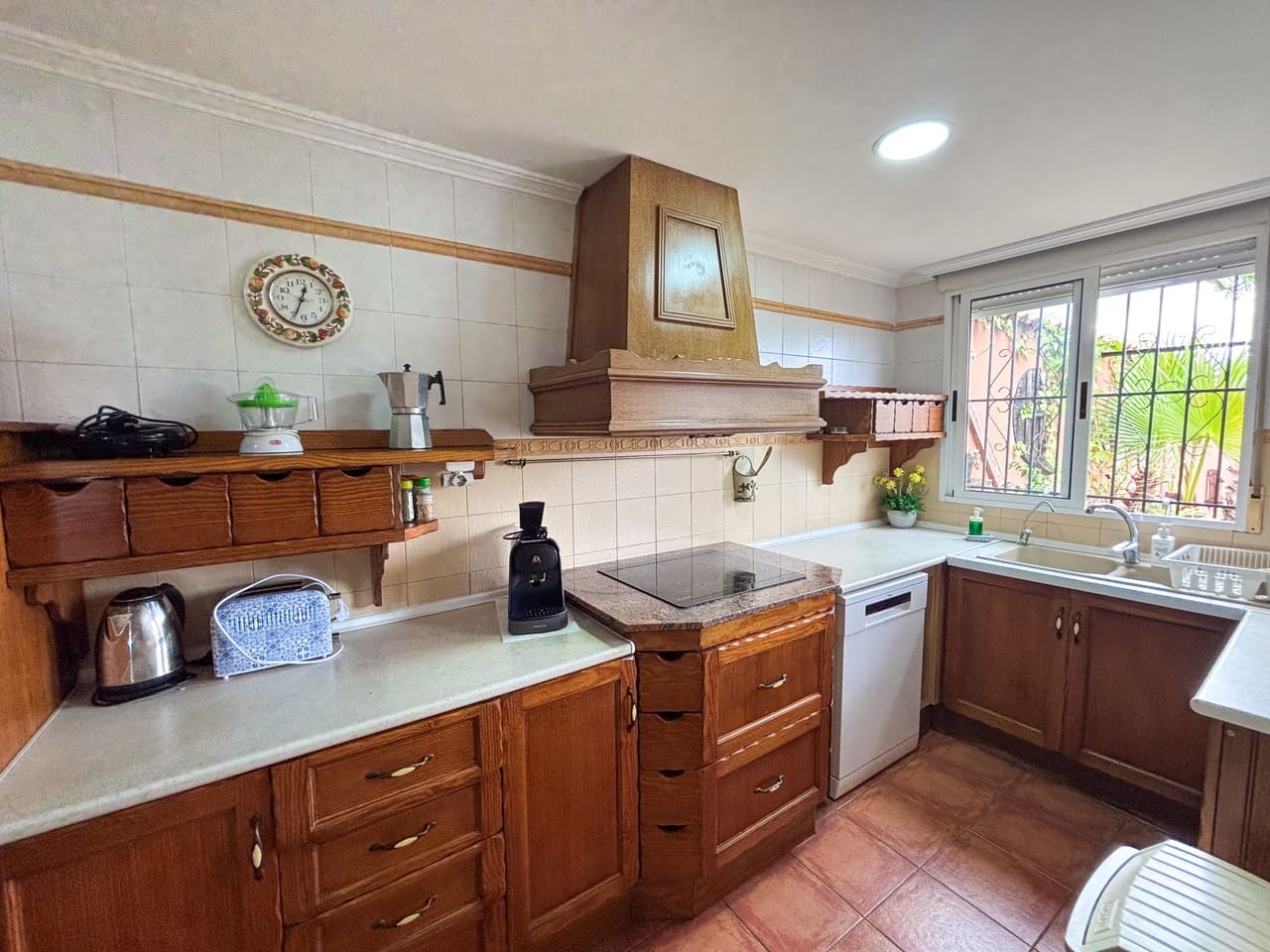 6 soverom Villa til salgs i Jacarilla med svømmebasseng garasje - € 495 000 (Ref: 10163261)