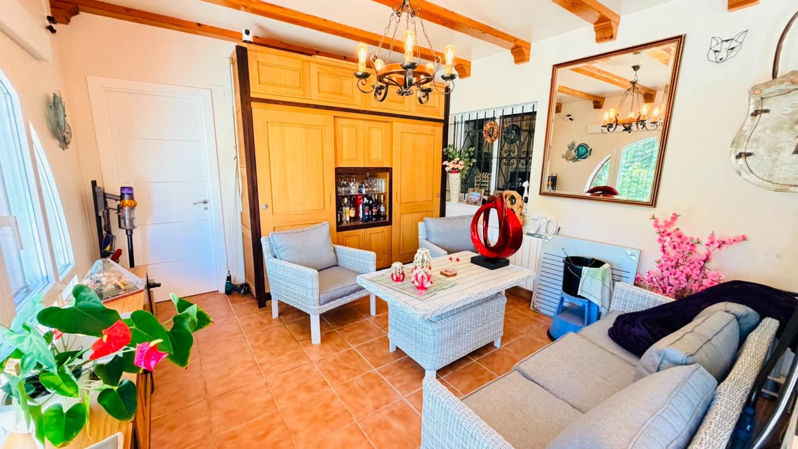 5 bedroom Villa for sale in Daya Vieja with pool garage - € 749,000 (Ref: 10163267)