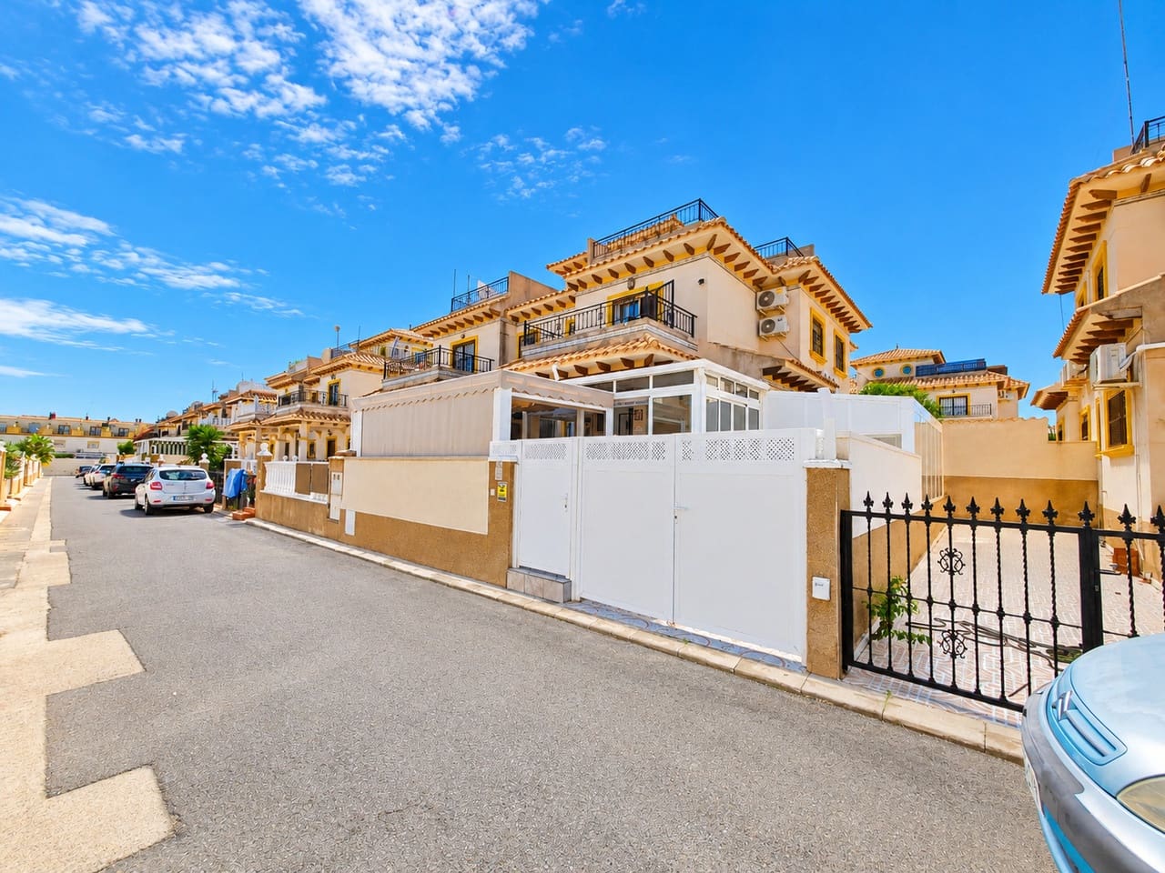 3 bedroom Townhouse for sale in La Zenia with pool garage - € 284,950 (Ref: 10165844)