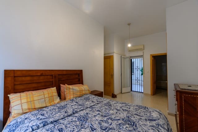 Apartamento de 2 habitaciones en Torrevieja en venta con piscina - 126.000 € (Ref: 10173052)