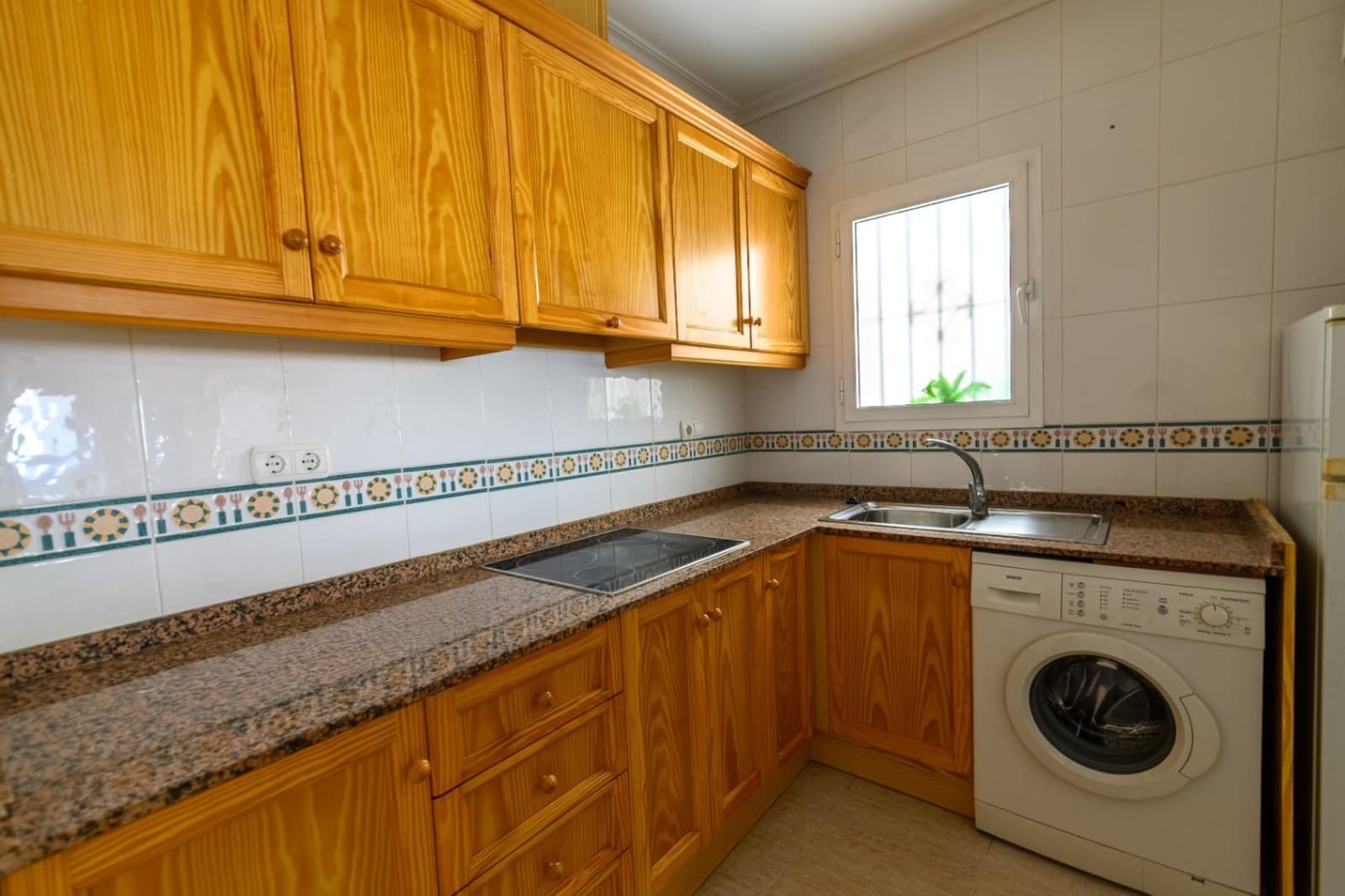 Apartamento de 2 habitaciones en Torrevieja en venta con piscina - 126.000 € (Ref: 10173052)