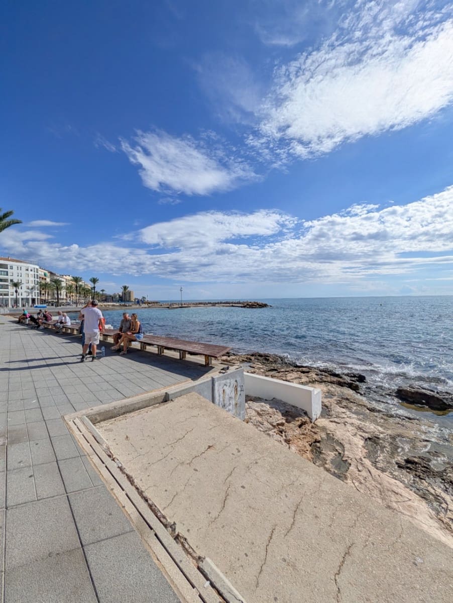 Apartamento de 2 habitaciones en Torrevieja en venta con piscina - 126.000 € (Ref: 10173052)