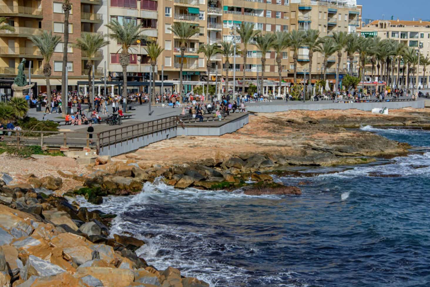 Apartamento de 2 habitaciones en Torrevieja en venta con piscina - 126.000 € (Ref: 10173052)