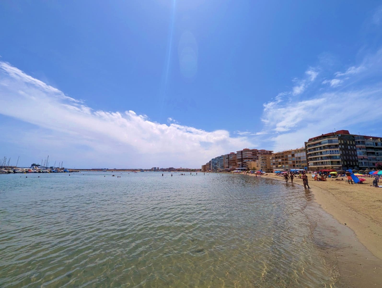 Apartamento de 2 habitaciones en Torrevieja en venta con piscina - 126.000 € (Ref: 10173052)