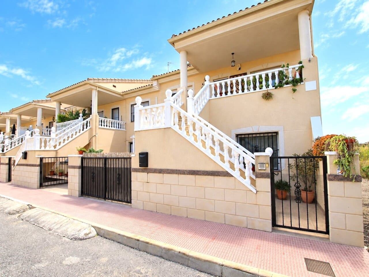 4 sovrum Hus till salu i Daya Vieja med pool garage - 265 000 € (Ref: 10181711)