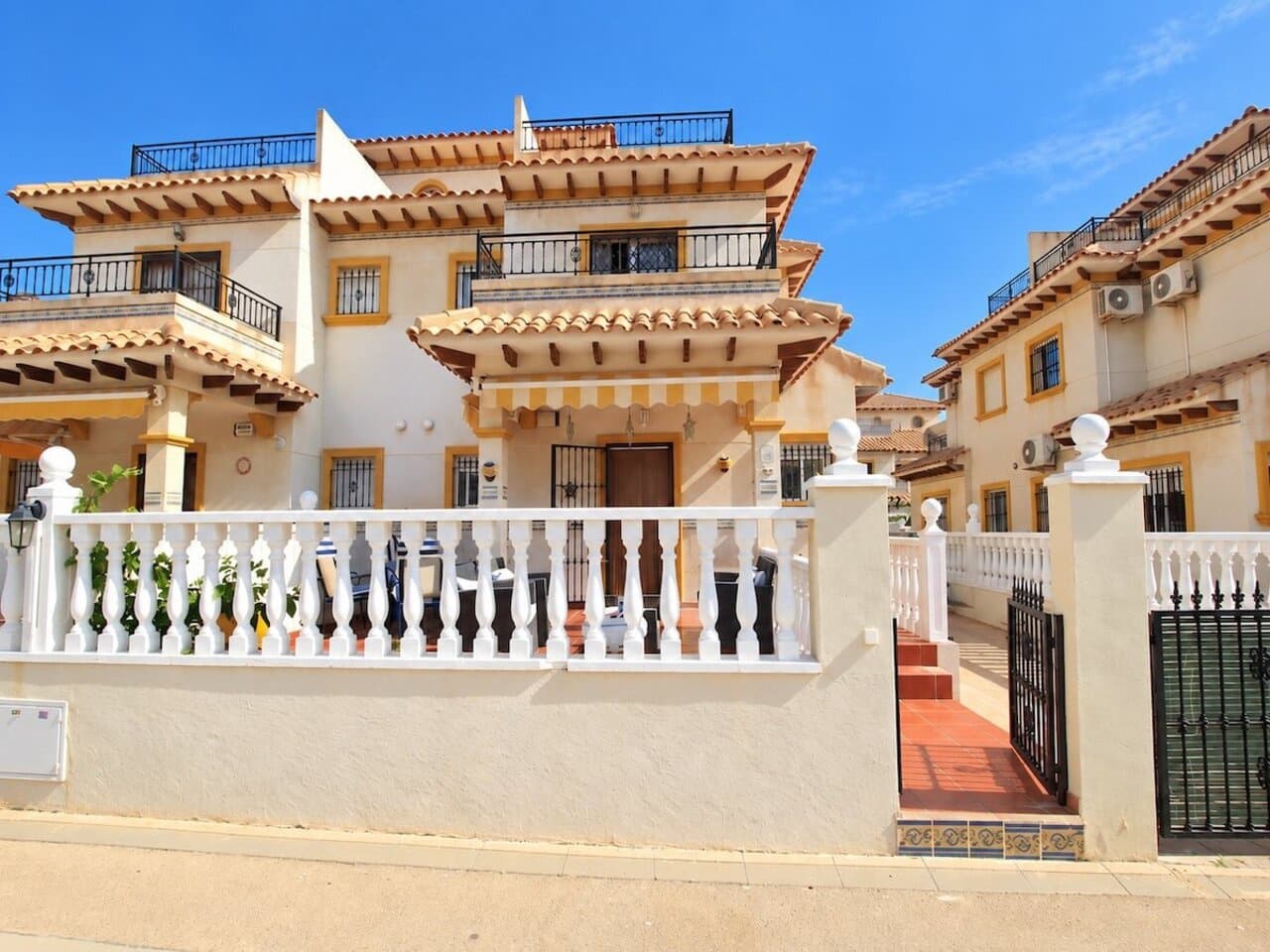 2 chambre Maison de Ville à vendre à Cabo Roig avec piscine garage - 219 000 € (Ref: 10181716)