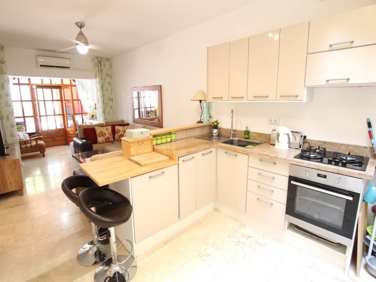 3 bedroom Villa for sale in La Zenia with pool - € 350,000 (Ref: 10181720)