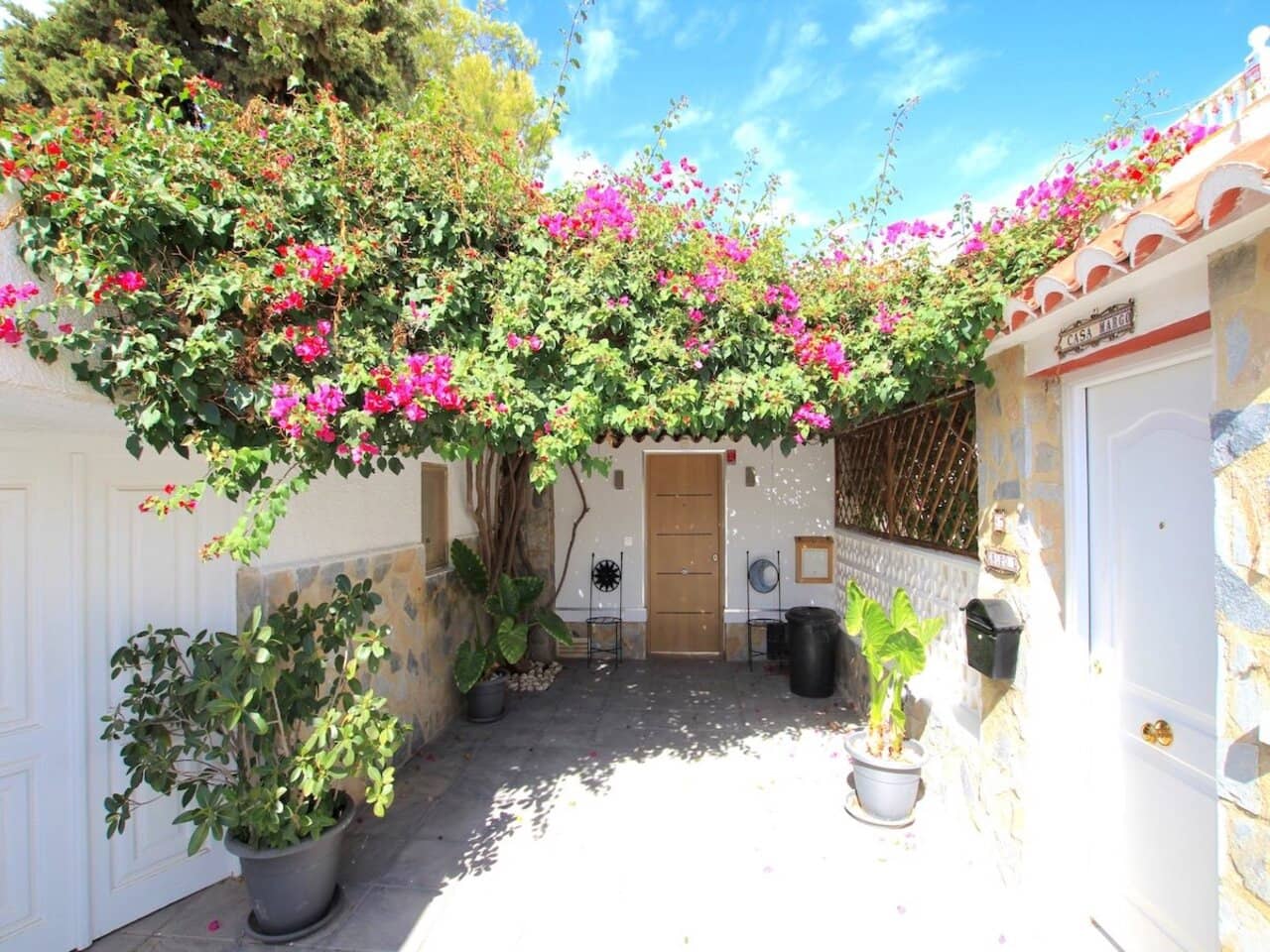 3 bedroom Villa for sale in La Zenia with pool - € 350,000 (Ref: 10181720)