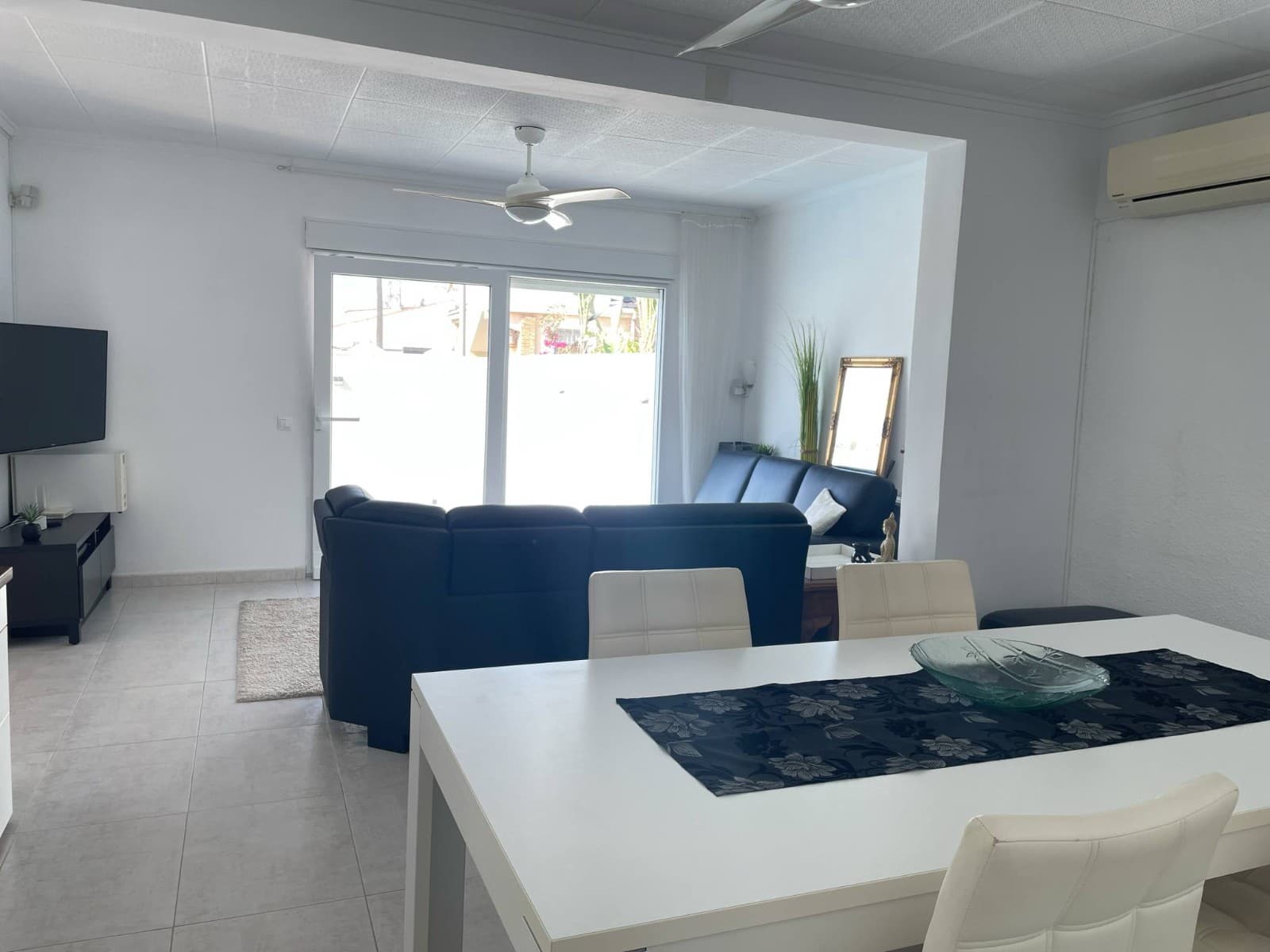 3 quarto Moradia para venda em Torrevieja com piscina - 350 000 € (Ref: 9006817)