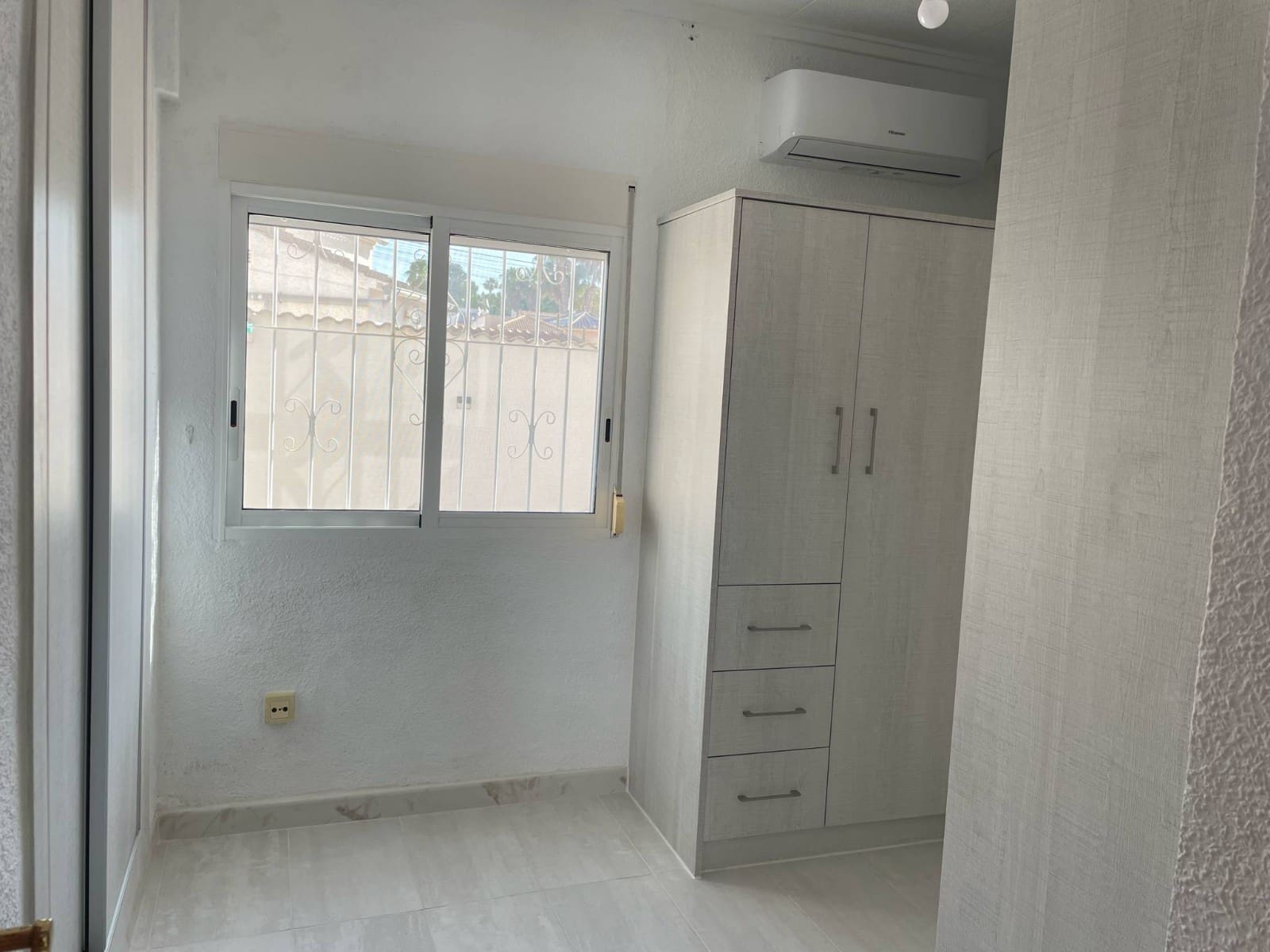 3 quarto Moradia para venda em Torrevieja com piscina - 350 000 € (Ref: 9006817)