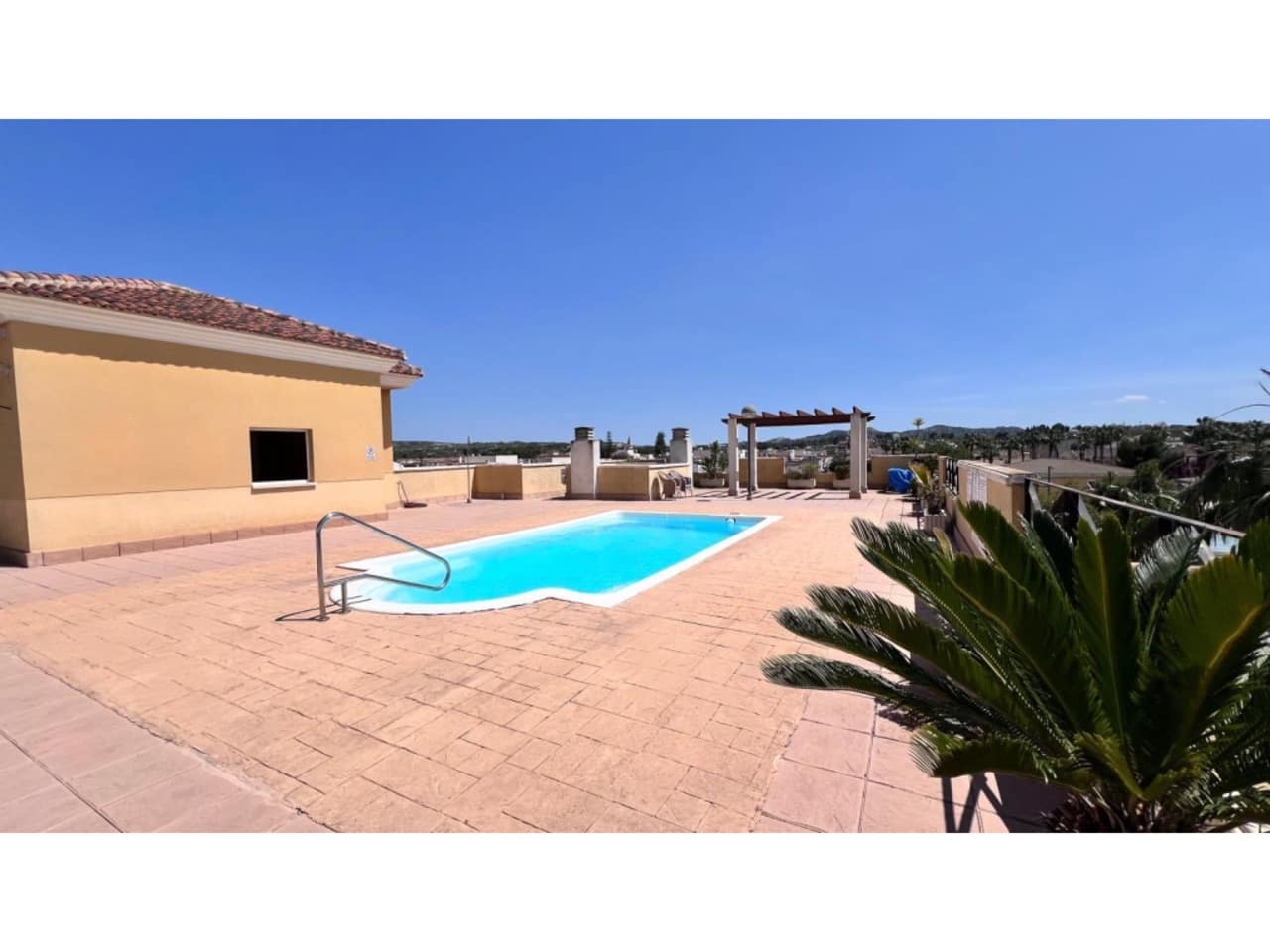 3 bedroom Apartment for sale in Jacarilla with pool - € 139,900 (Ref: 9013666)