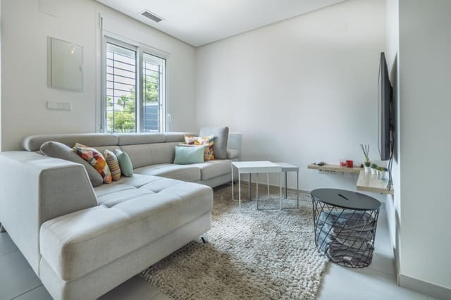 3 quarto Casa em Banda para venda em Torrevieja com piscina - 299 900 € (Ref: 9061577)