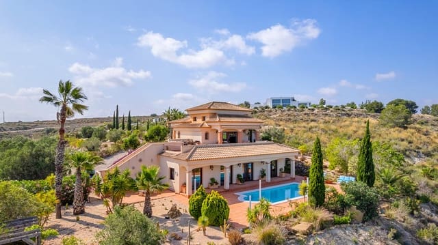 4 soveværelse Finca/Landehus til salg i Torremendo, Orihuela med swimmingpool - € 795.000 (Ref: 9094960)
