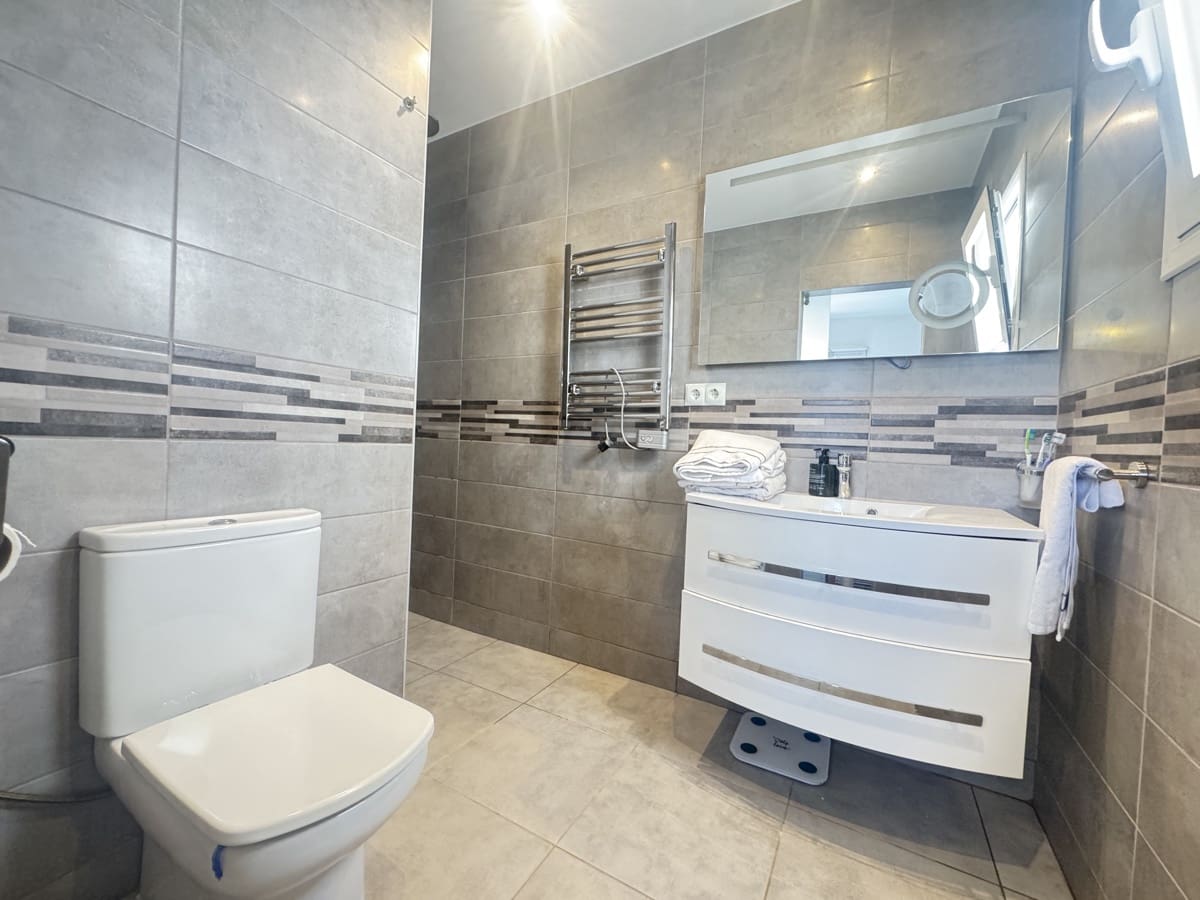 2 makuuhuone Huvila myytävänä paikassa Blue Lagoon mukana uima-altaan - 255 000 € (Ref: 9205353)