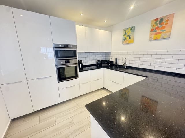 2 makuuhuone Huvila myytävänä paikassa Blue Lagoon mukana uima-altaan - 255 000 € (Ref: 9205353)