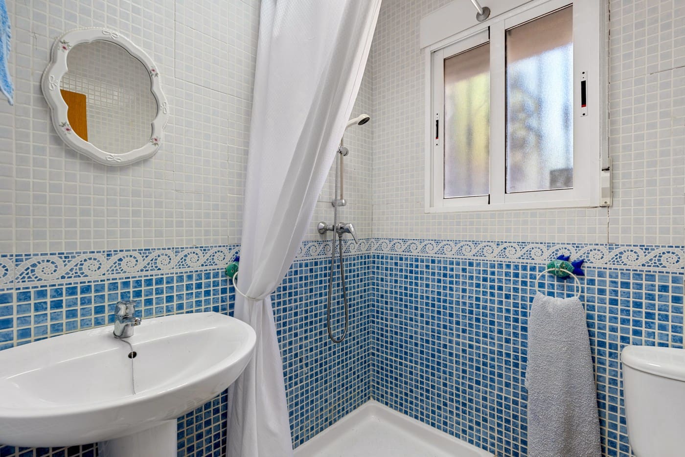 4 bedroom Villa for sale in Jacarilla with pool - € 350,000 (Ref: 9237263)