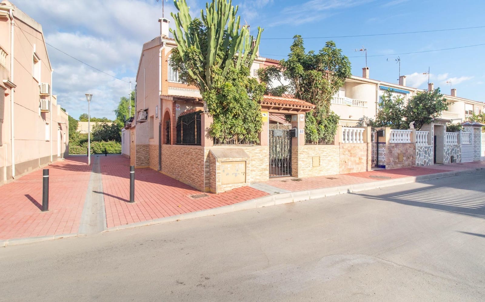 4 soverom Hus til salgs i Torrevieja med garasje - € 249 900 (Ref: 9319579)